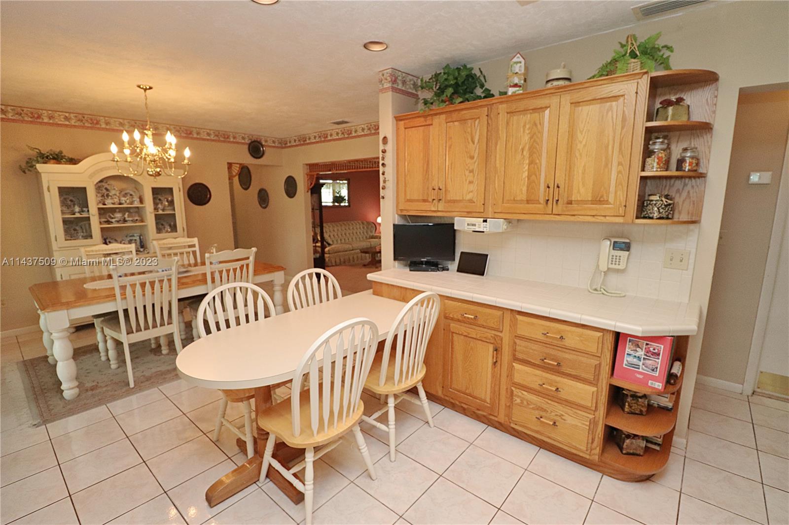 Listing Photo 8