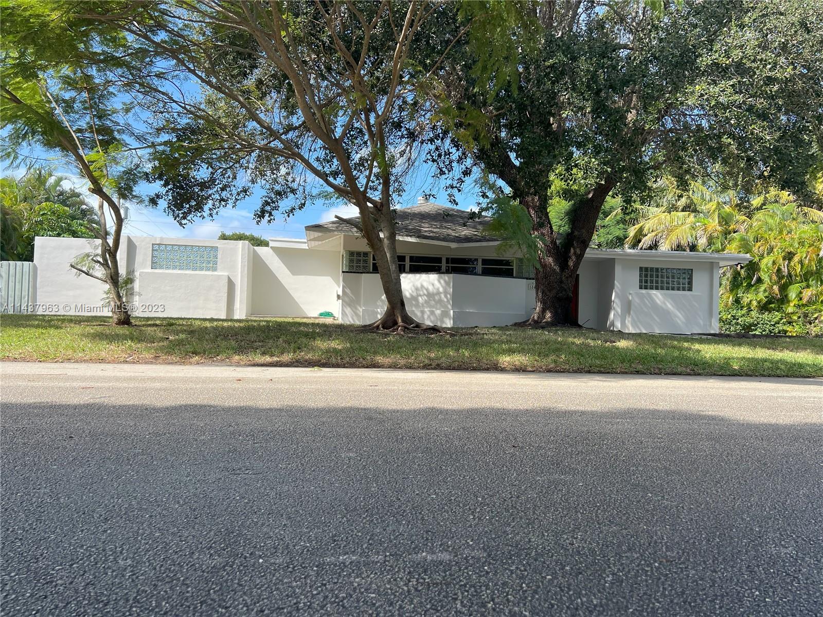 Photo 1 of 18490 SW 83rd Ave in Cutler Bay - MLS A11437963