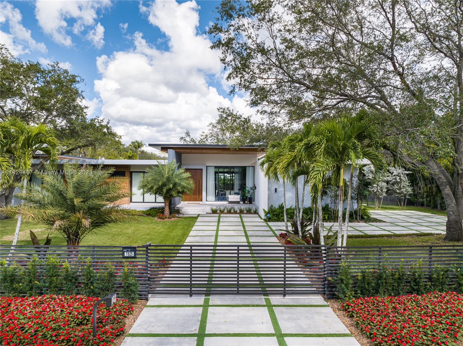 Beautiful Modern Construction in the Heart of Pinecrest. This spectacular home includes: 5 bedrooms, 5.5 bathrooms in the main house with a 1/1/ guest house, fully gated and sits on a 38,766 sqft lot. The main entrance greets you with an 11ft hurricane proof Mahogany pivot door and the throughout the home you have high ceilings ranging from 10 to 14 ft. Fully equipped with Italkraft kitchen cabinets, quartz counters and Miele, Wolf and Liebherr appliances. All bedrooms are fully ensuite and  are completed with Mia Cucina closets.Beautiful Modern Home in the Heart of Pinecrest. This spectacular home includes: 5 bedroom, 5.5 bathroom and sits on a 38,766 sqft lot. Must See!