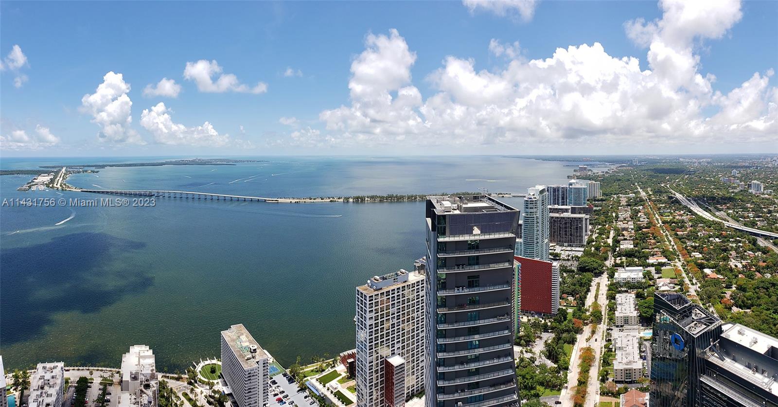 Home in the sky!! Unobstructed panoramic direct ocean views. Beautiful modern 2 bed 2 bath condo at exclusive Four Seasons Brickell. Unit features all custom interior doors, flow through design, top of the line appliances, 1 assigned parking space, 1 storage space and 2 gym memberships included. One of a kind condo on the 66th floor. All luxury service s provided by Four Seasons Hotel - Concierge, room service, gym, pool cabanas, etc...Easy to show!!