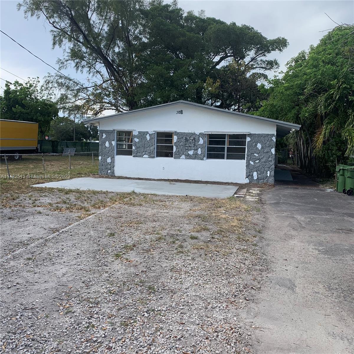Photo 23 of 308 NW 9th St in Hallandale Beach - MLS A11432513