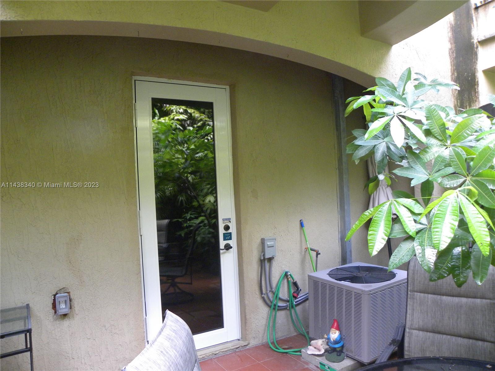 Photo 11 of 615 Santander Ave in Coral Gables - MLS A11438340