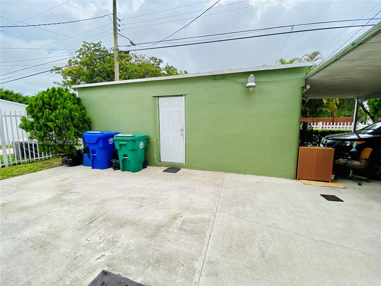 Listing Photo 10