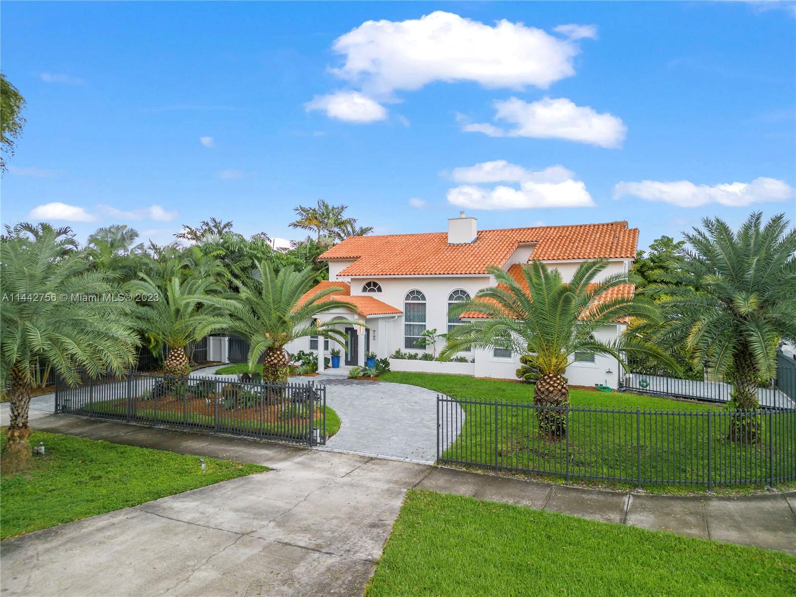 Photo 1 of 6195 SW 97th Ave in Miami - MLS A11442756