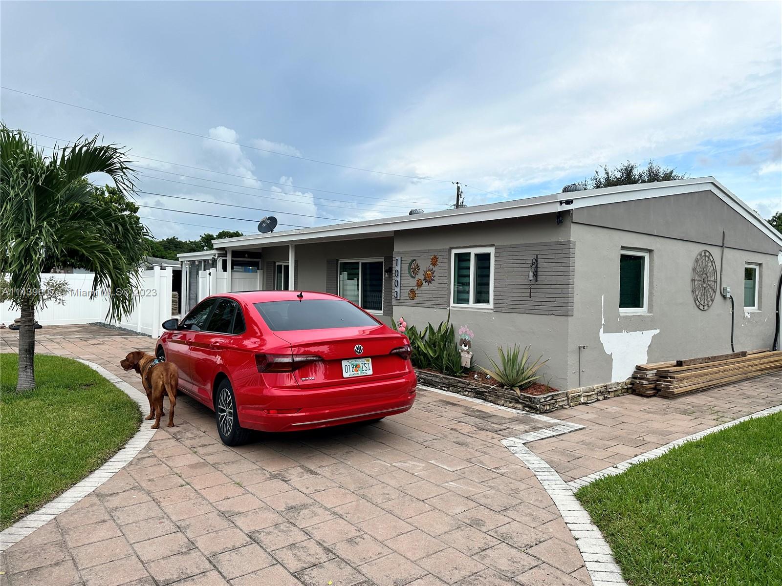 1003 N 63rd Ave  For Sale A11439607, FL