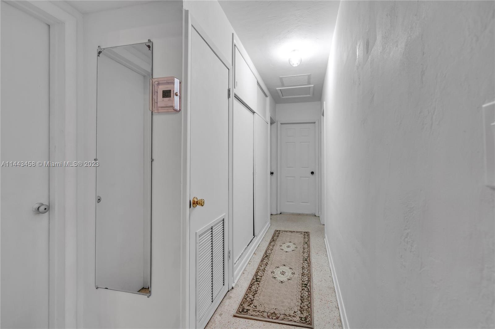 Listing Photo 11