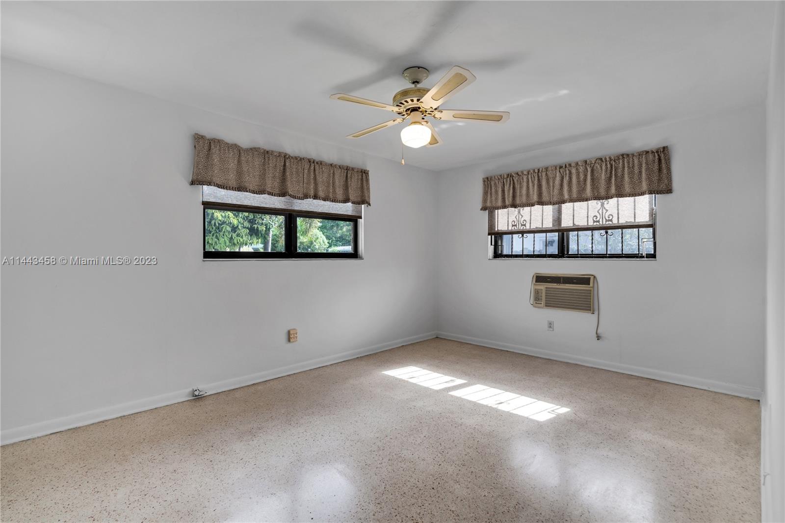 Listing Photo 8