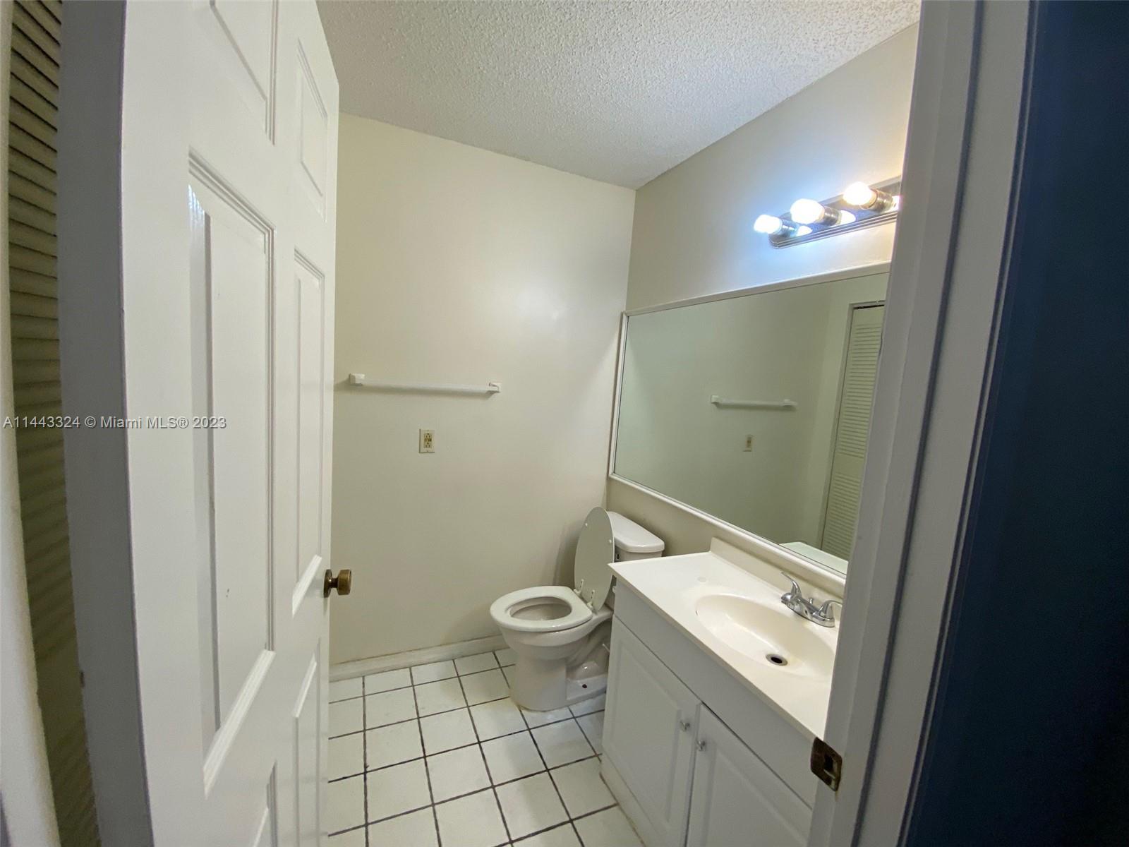 Photo 2 of 1151 NE 210th Ter in Miami - MLS A11443324