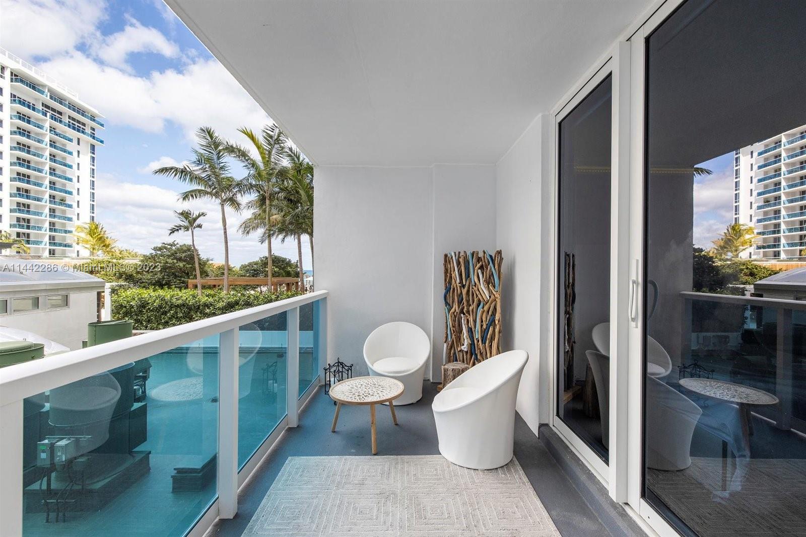 Photo 1 of Roney Palace Roney Apt 421 in Miami Beach - MLS A11442286