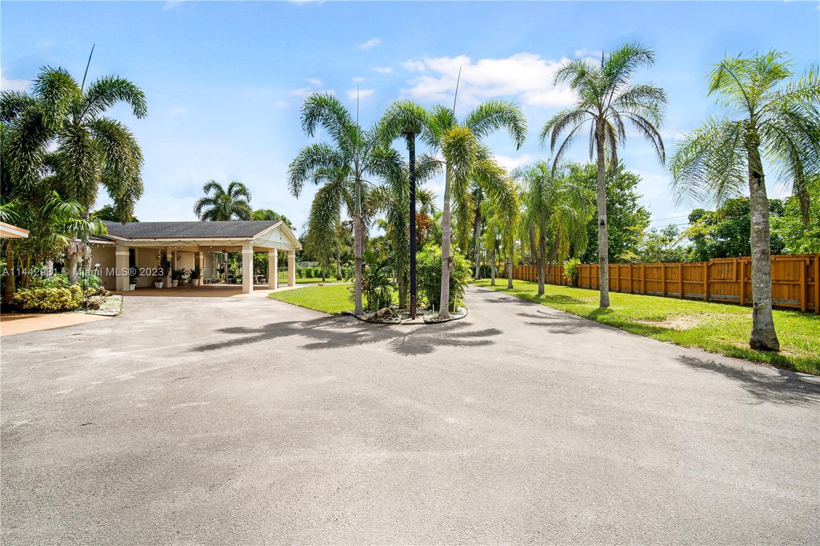 Listing Photo 8
