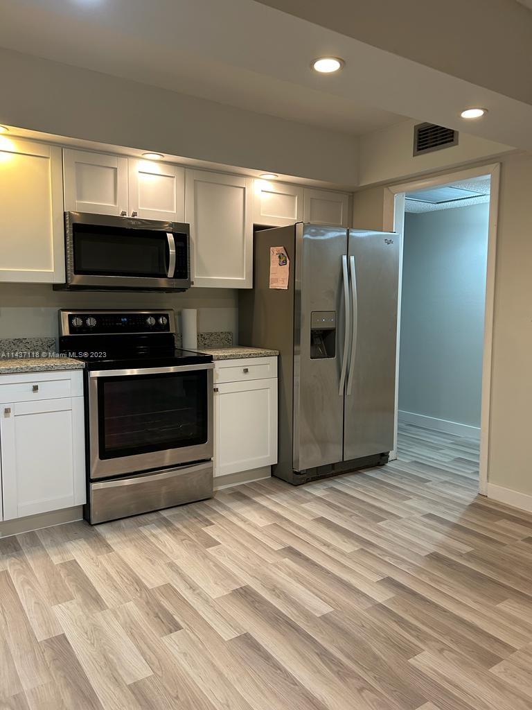 Photo 2 of Villa Dorada Condo No 2 Apt PH16 in Aventura - MLS A11437118