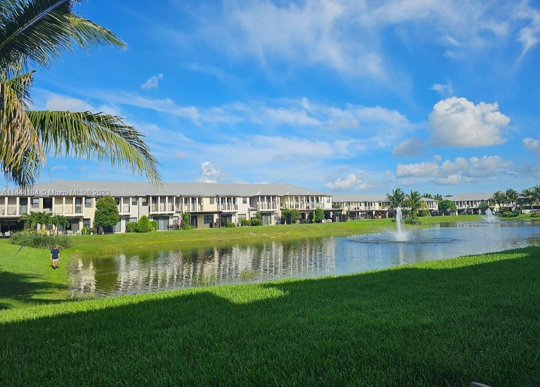 6085 NW 104th Path, Doral, FL 33178