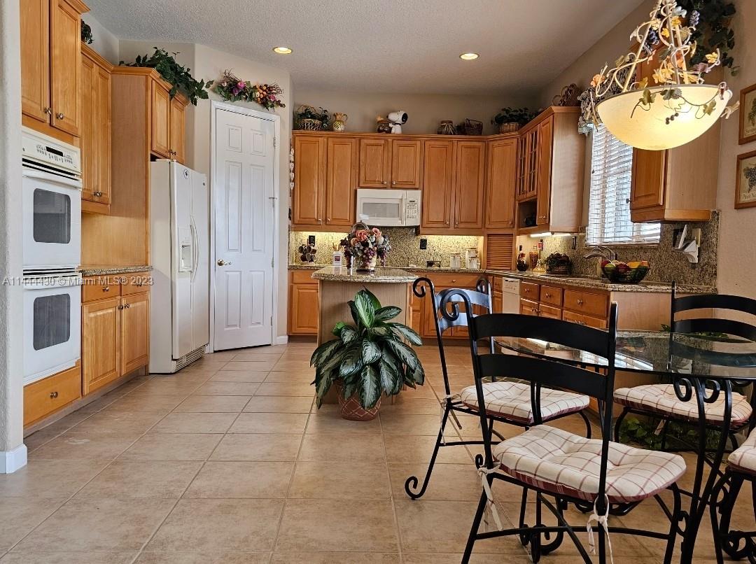 Listing Photo 11