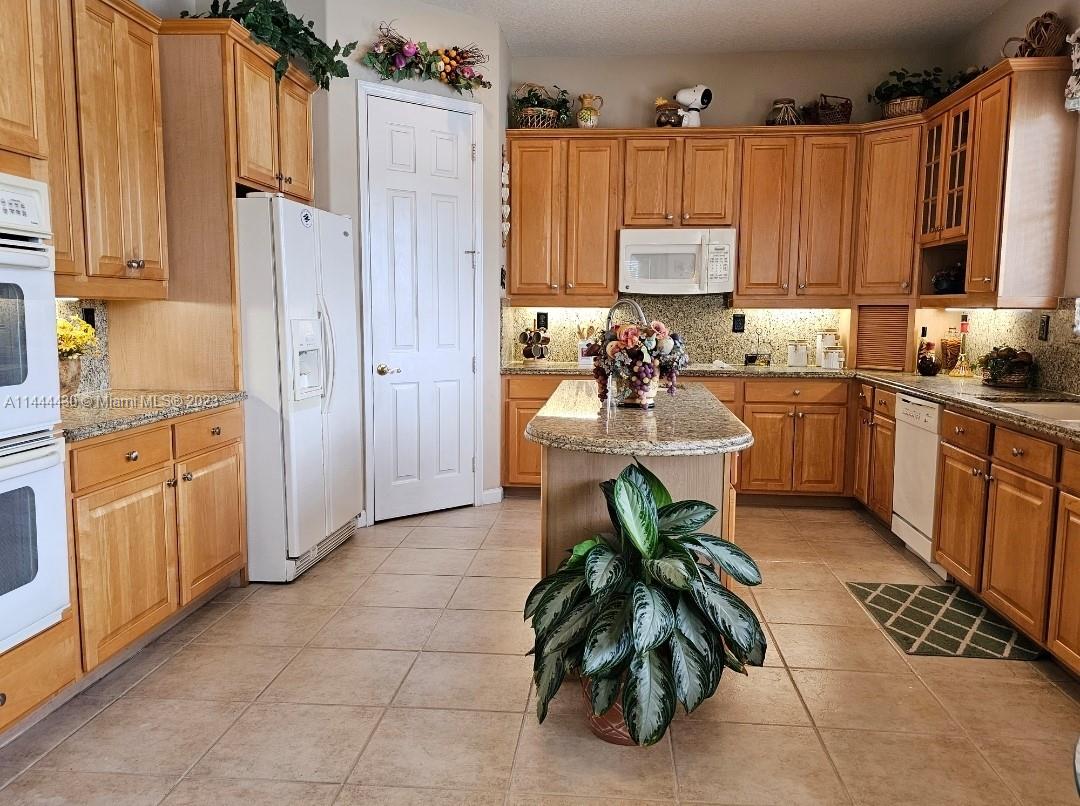 Listing Photo 12