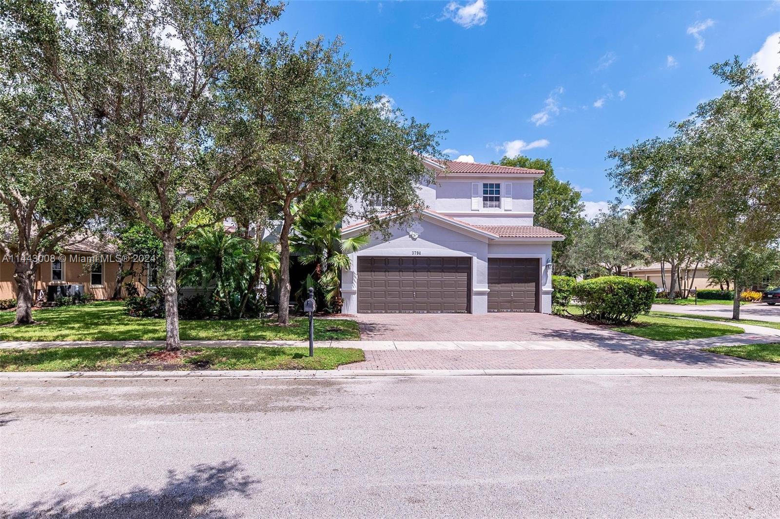 Photo 1 of 3794 W Coquina Way in Weston - MLS A11443008