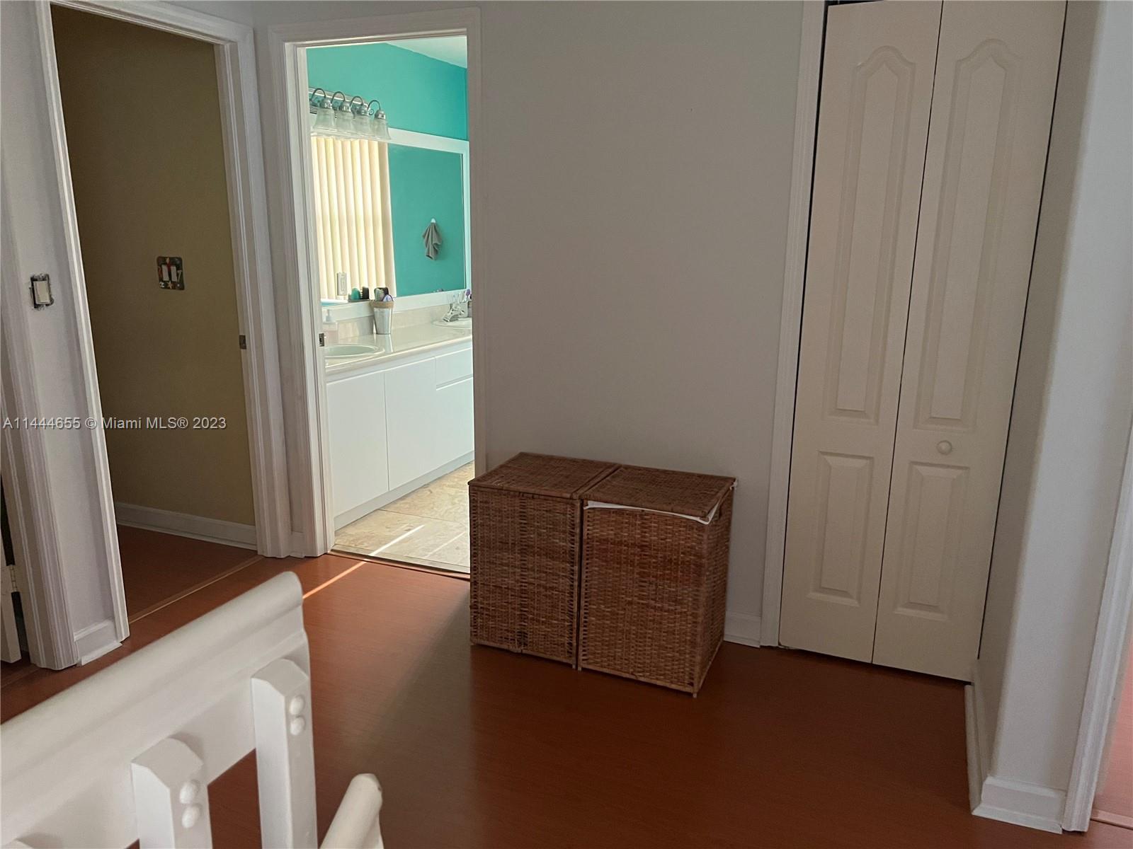 Listing Photo 12