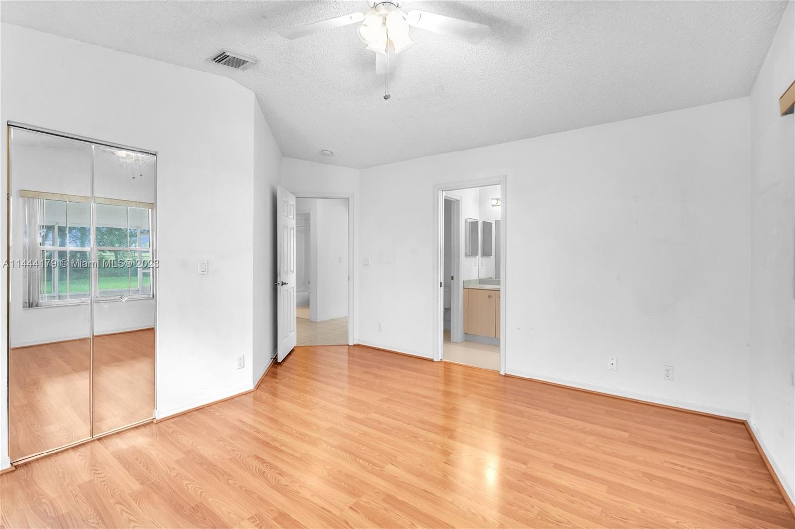 Listing Photo 13