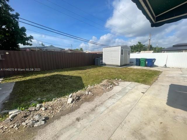 Photo 8 of 11450 SW 42nd Ter in Miami - MLS A11445070