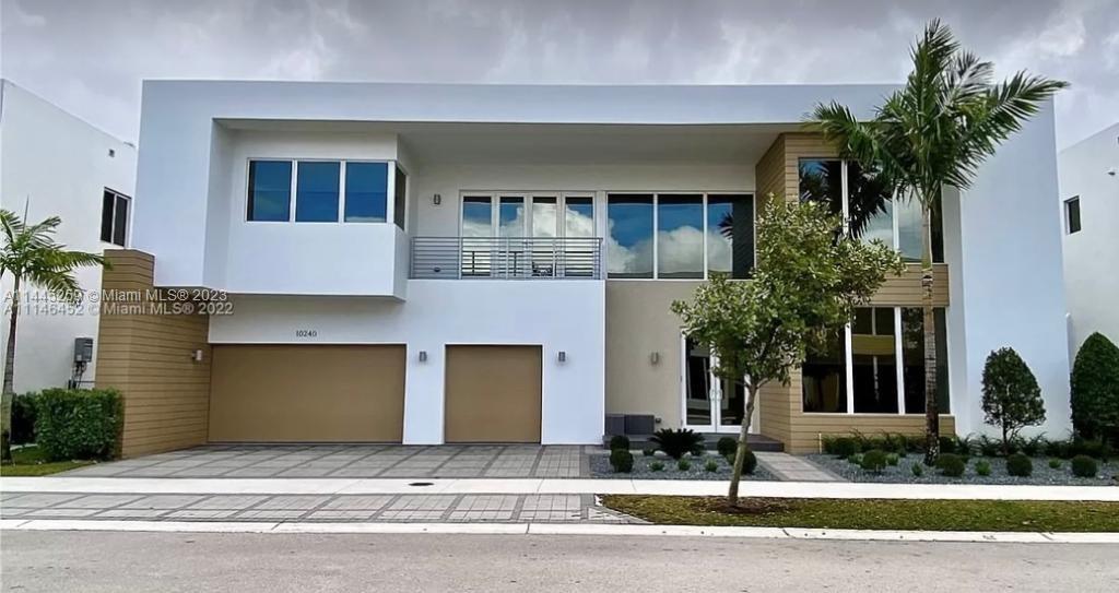 Photo 1 of 10240 NW 74th Ter in Doral - MLS A11445259