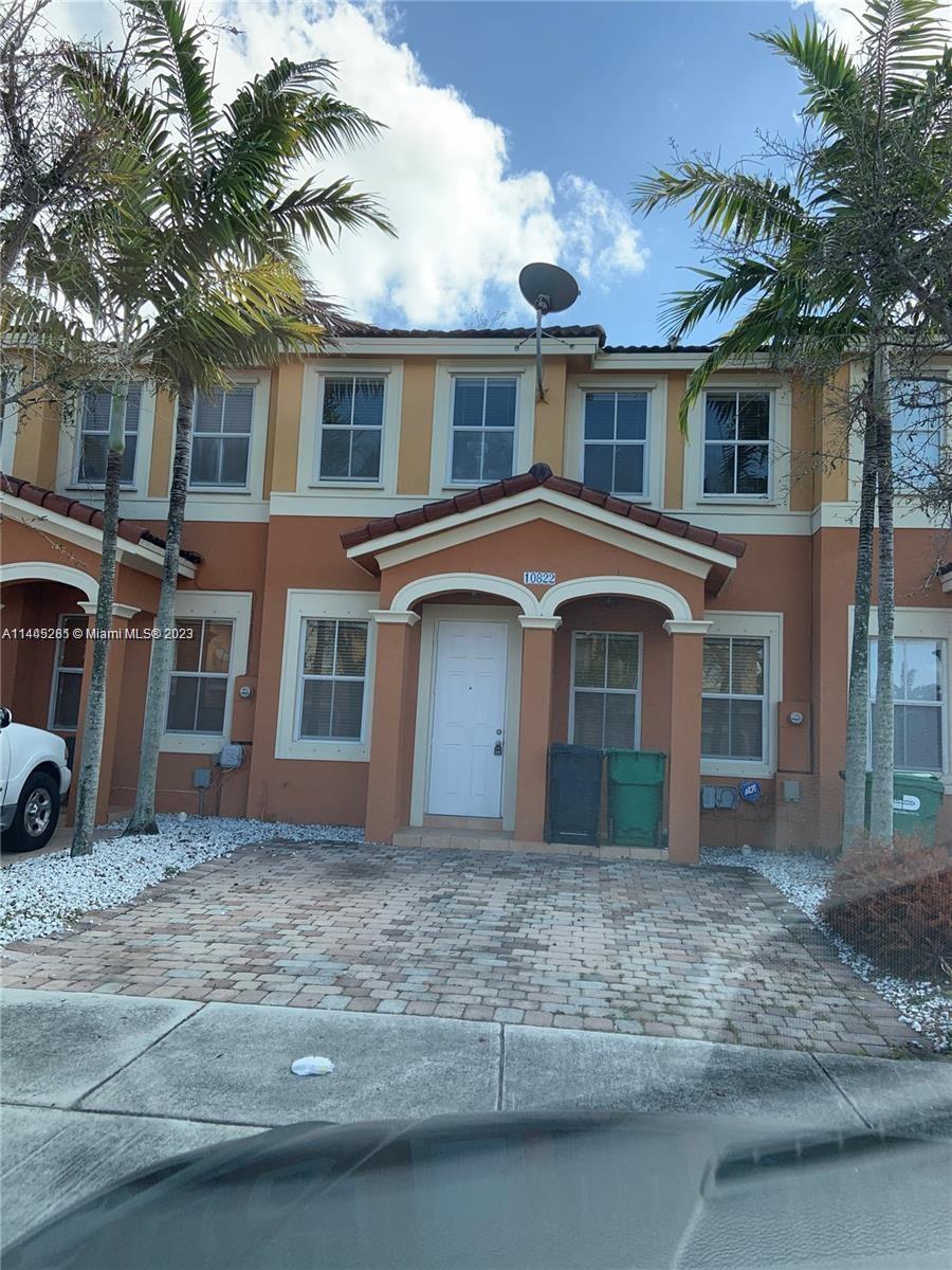 Amazing, lake-view townhouse in Bluewater. Home comes with a beautiful patio, all appliances, and a low HOA fee. The property is great for an investor or end user.