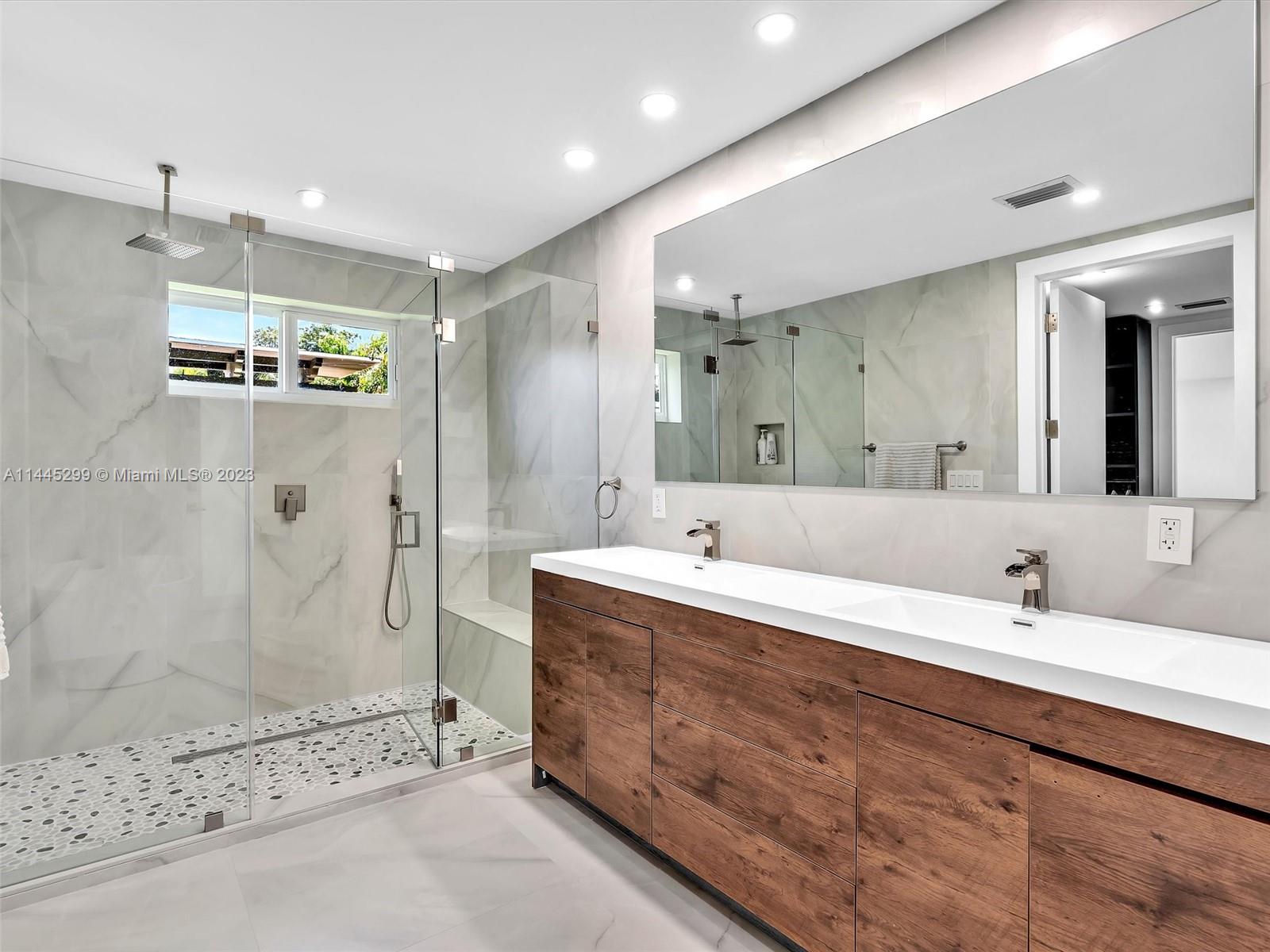 Photo 49 of 20600 NE 22nd Ct in Miami - MLS A11445299