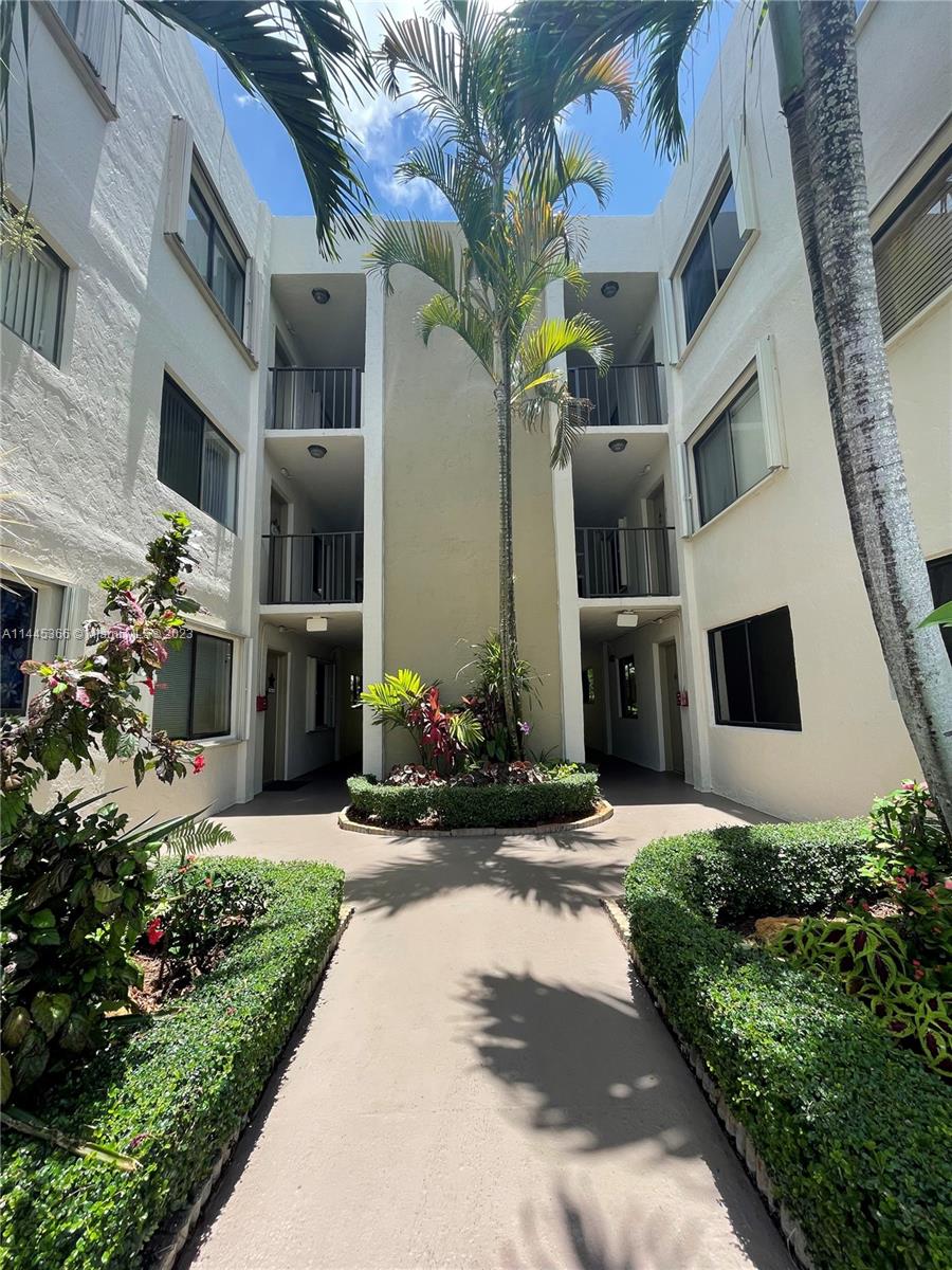 Photo 19 of The Horizons Condo #1 Apt 118 in Miami - MLS A11445366