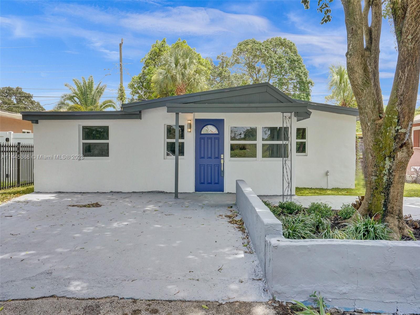 Photo 1 of 820 NW 19th Ter in Fort Lauderdale - MLS A11445368