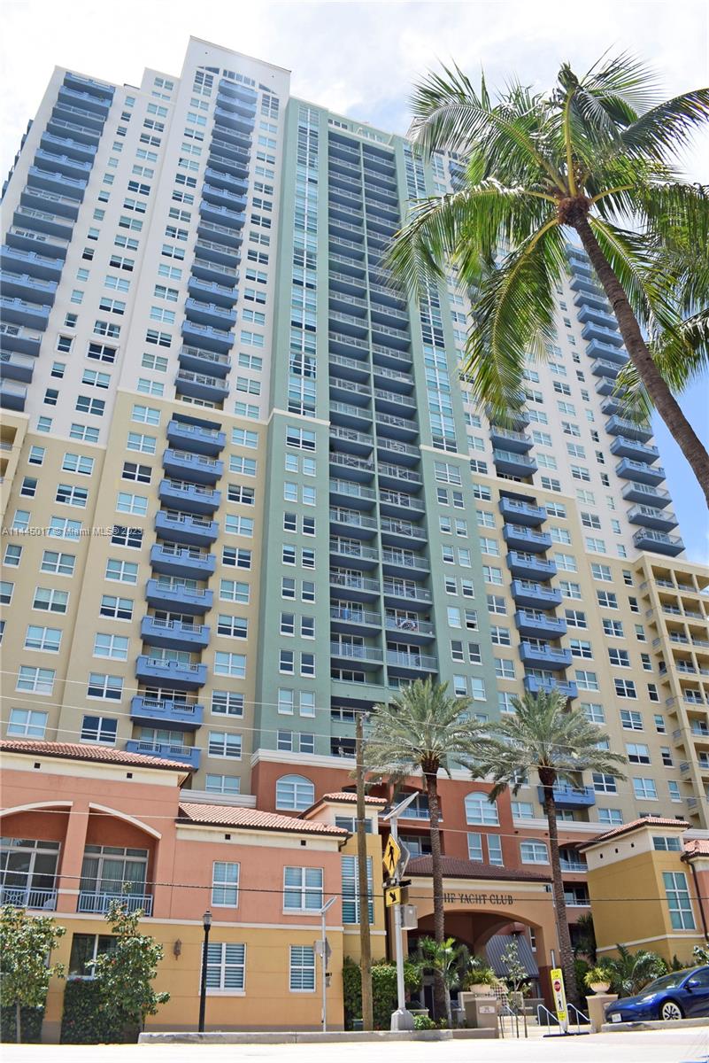 Photo 1 of Yacht Club Apt 2707 in Miami Beach - MLS A11445017