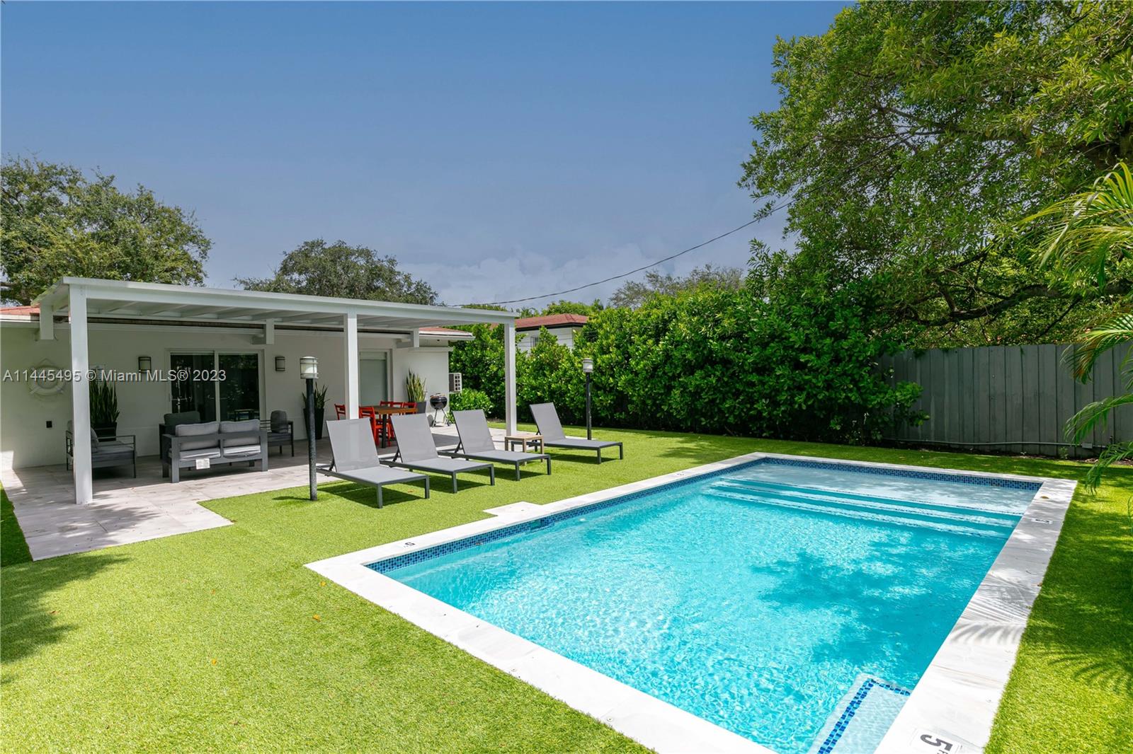 Photo 36 of 136 NE 50th St in Miami - MLS A11445495