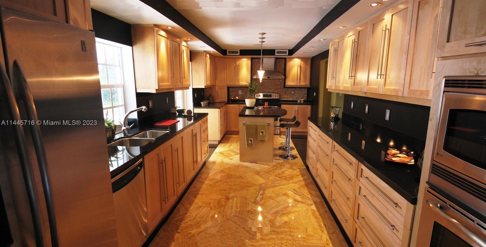 Photo 2 of 7240 SW 119th St in Pinecrest - MLS A11445716