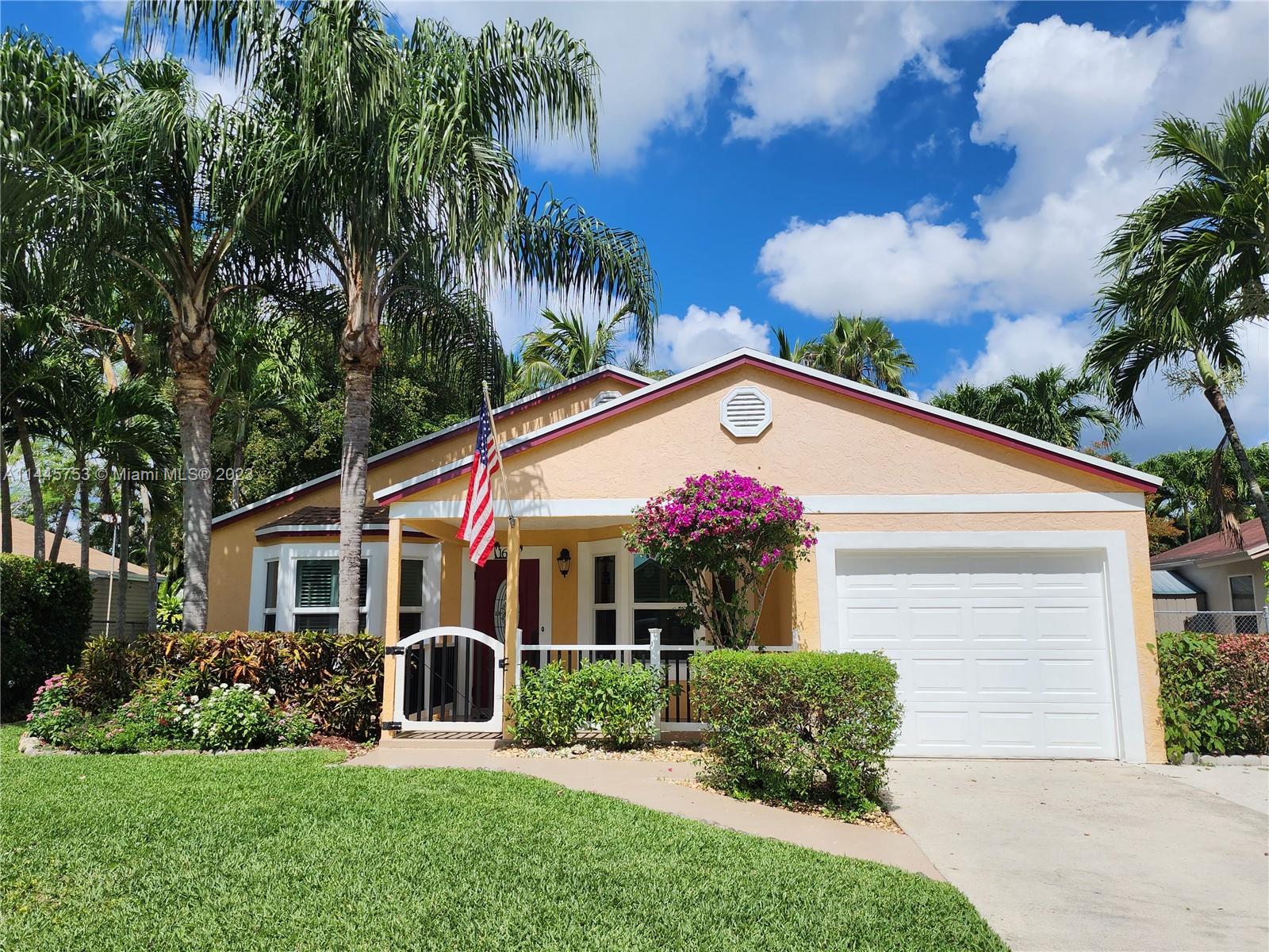 Photo 1 of   in Davie - MLS A11445753