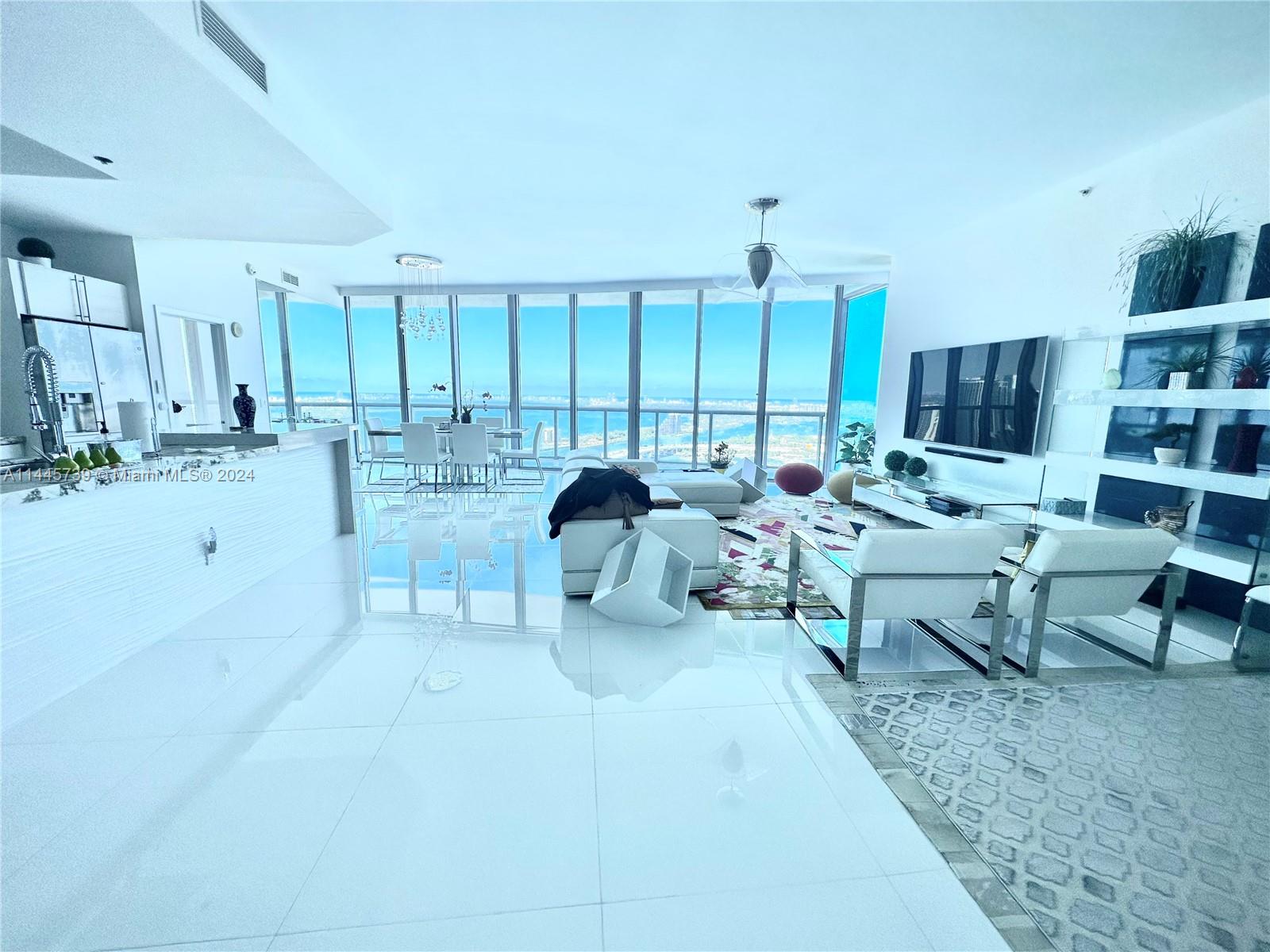 Photo 1 of Marina Blue Apt 4609 in Miami - MLS A11445739