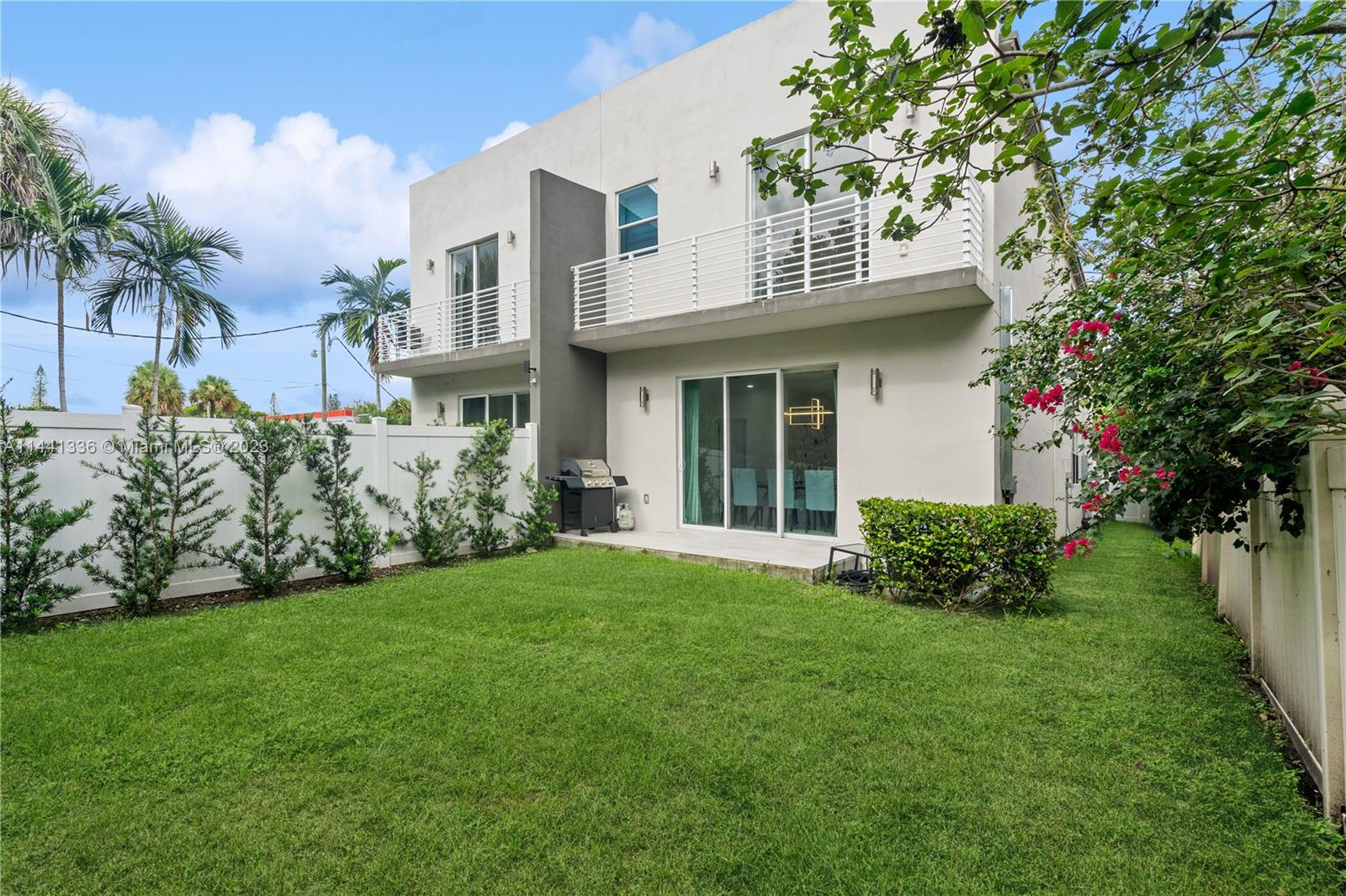 Photo 1 of 1018 NE 17th Ter in Fort Lauderdale - MLS A11441336