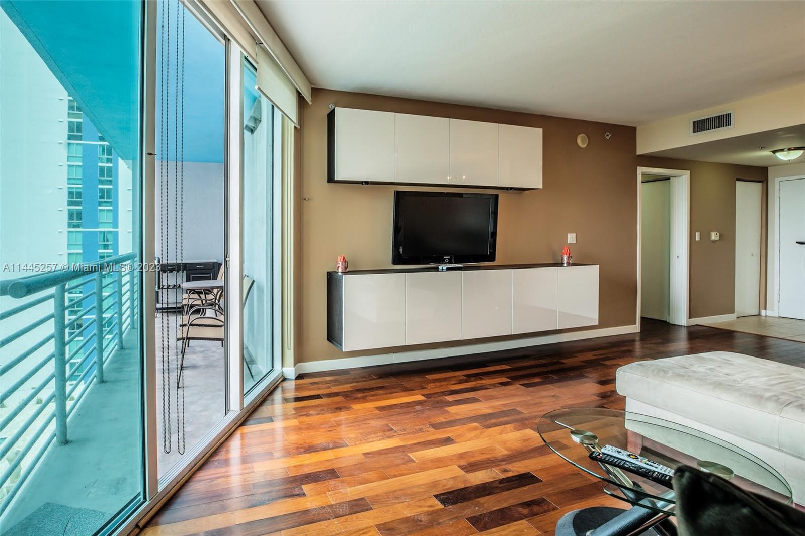 Photo 2 of One Miami E Apt 1918 in Miami - MLS A11445257