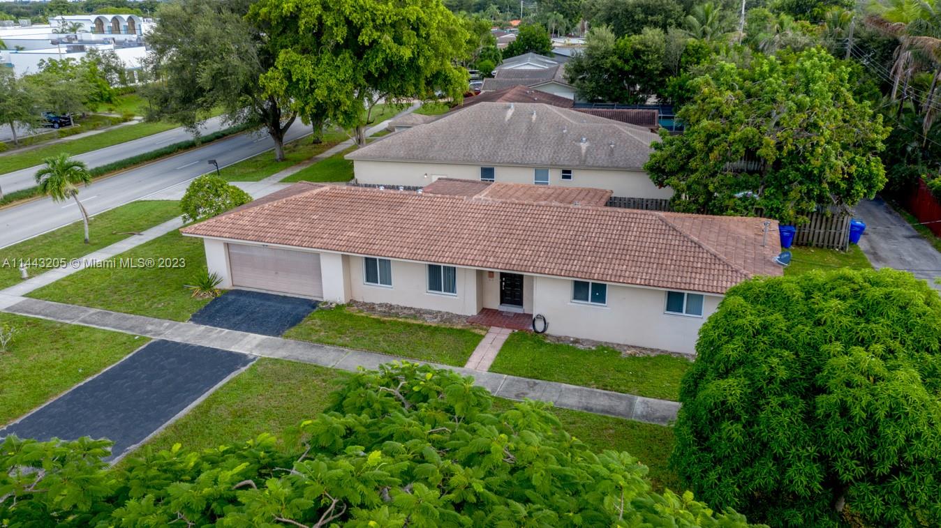 Photo 2 of   in Hollywood - MLS A11443205