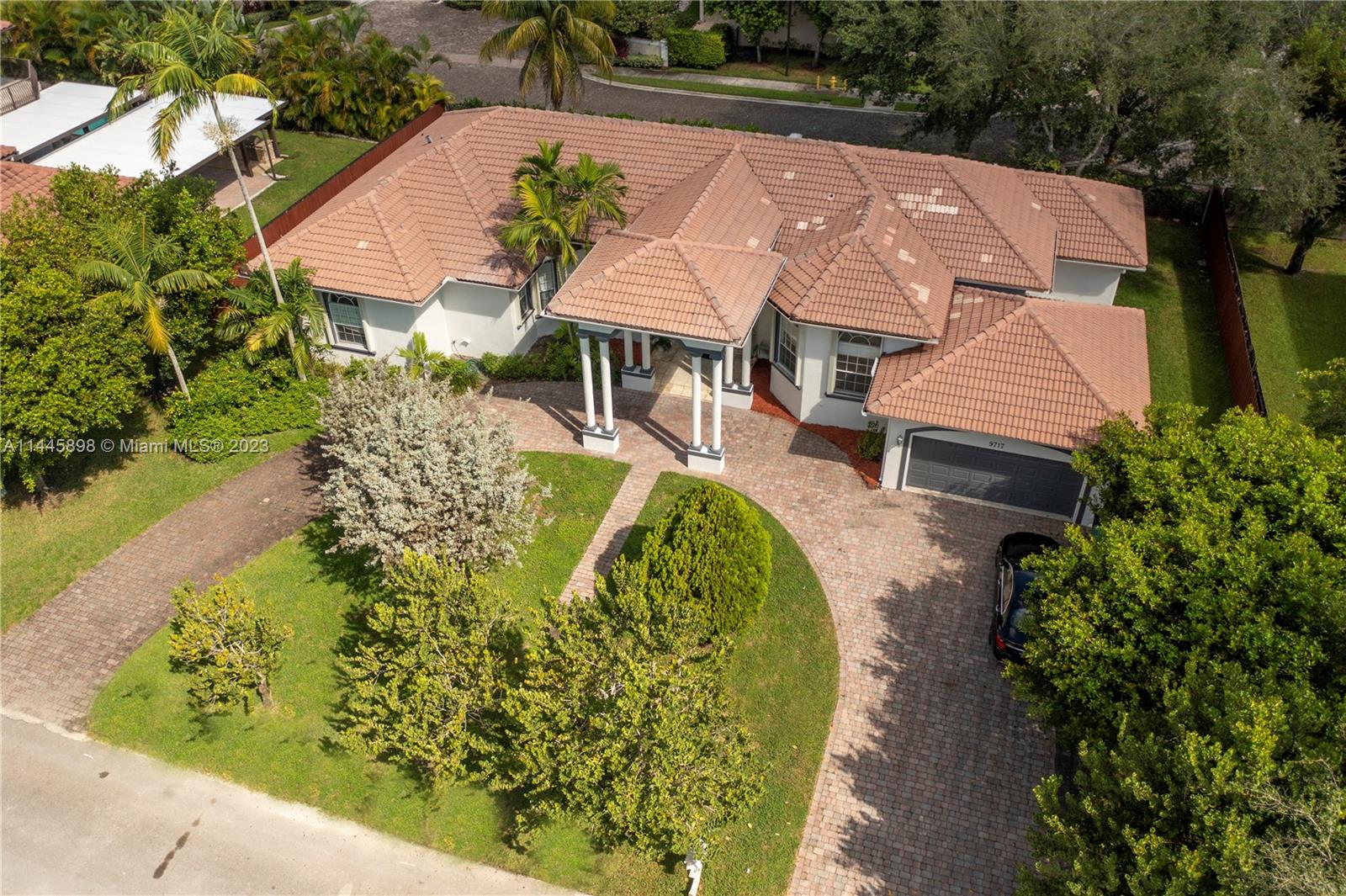 Photo 2 of   in Miami - MLS A11445898