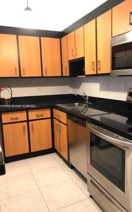 Photo 2 of Doral Pk Country Cl Villa Apt 204-14 in Doral - MLS A11436124