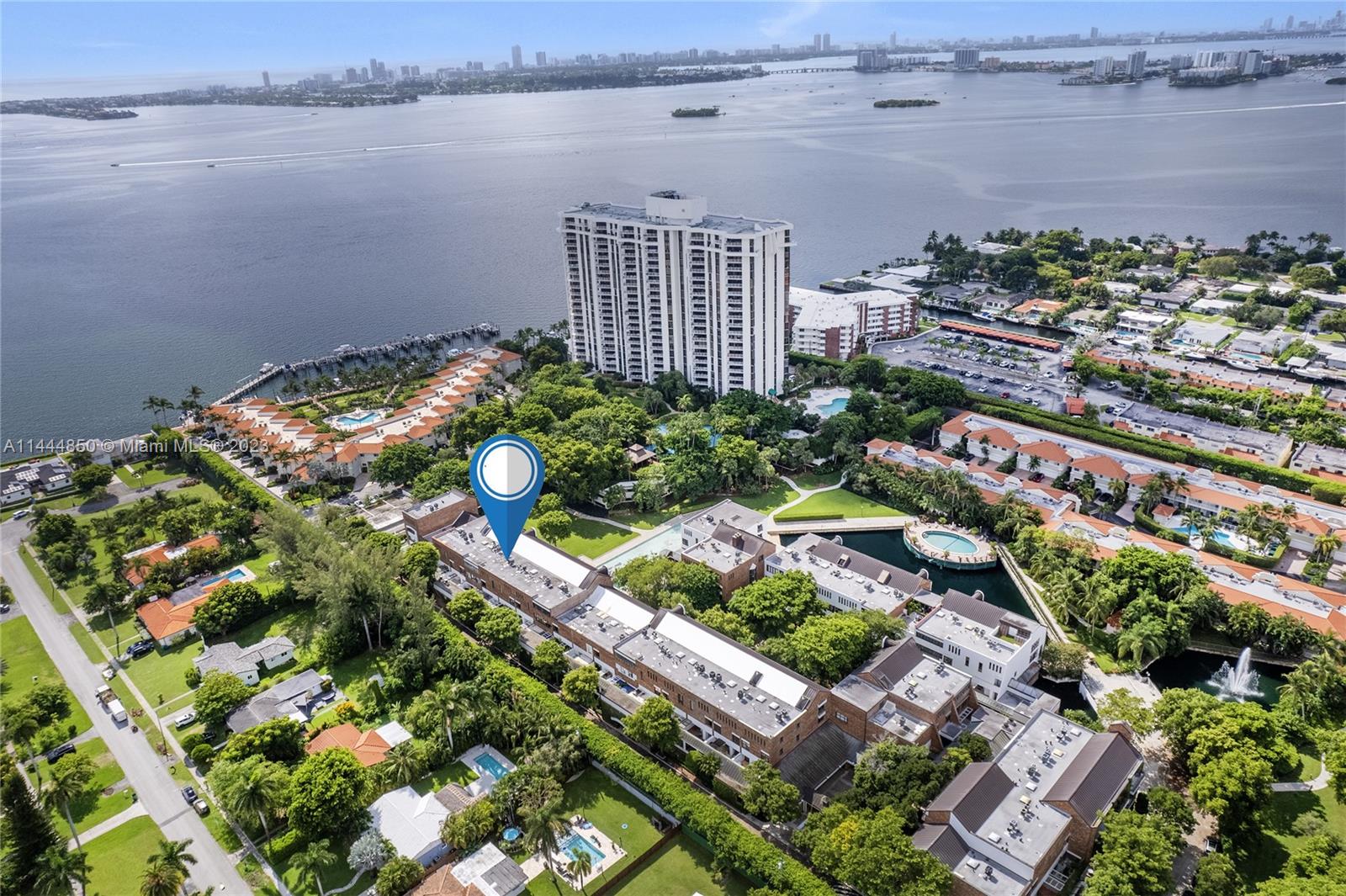 Photo 1 of 1564 NE Quayside Ter in Miami - MLS A11444850