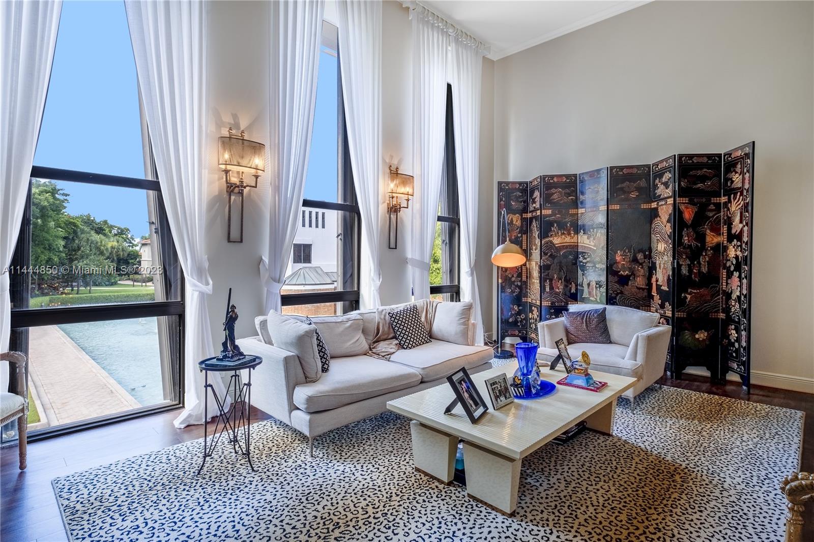 Photo 2 of 1564 NE Quayside Ter in Miami - MLS A11444850