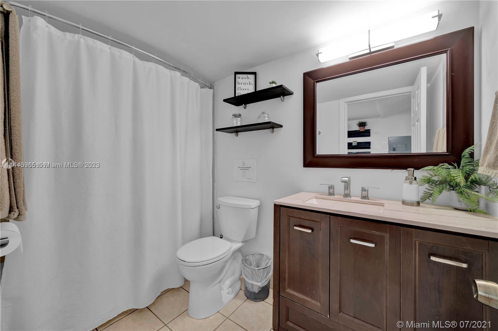 Photo 8 of 2614 Monroe St in Hollywood - MLS A11445965