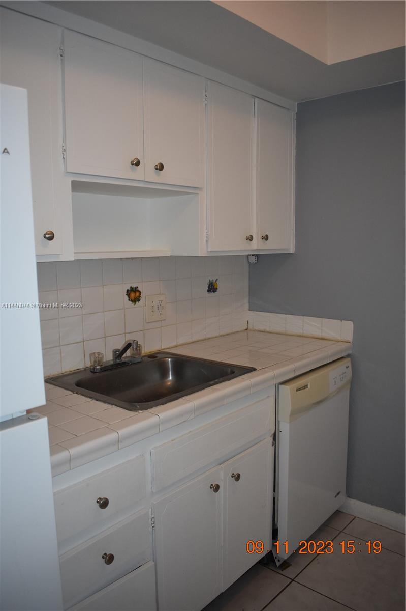 Photo 2 of Sutton House Condo Apt 23 in North Miami - MLS A11446074
