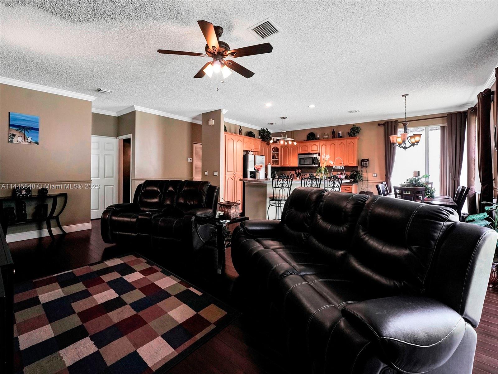 Listing Photo 9