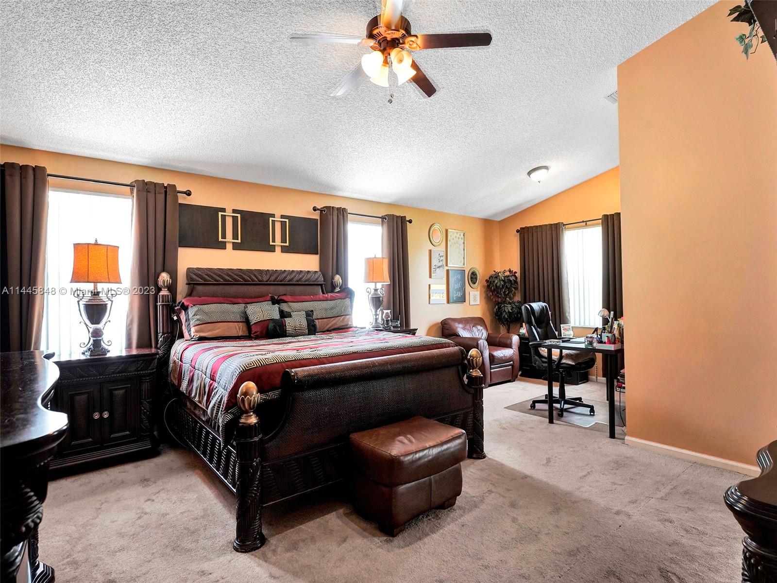 Listing Photo 12