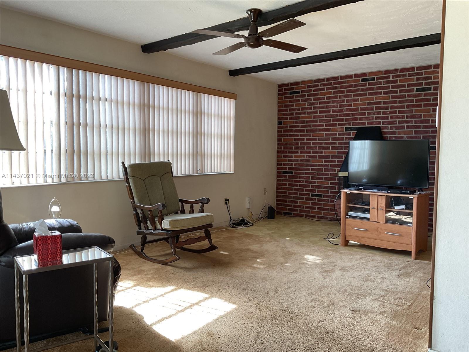 Listing Photo 11