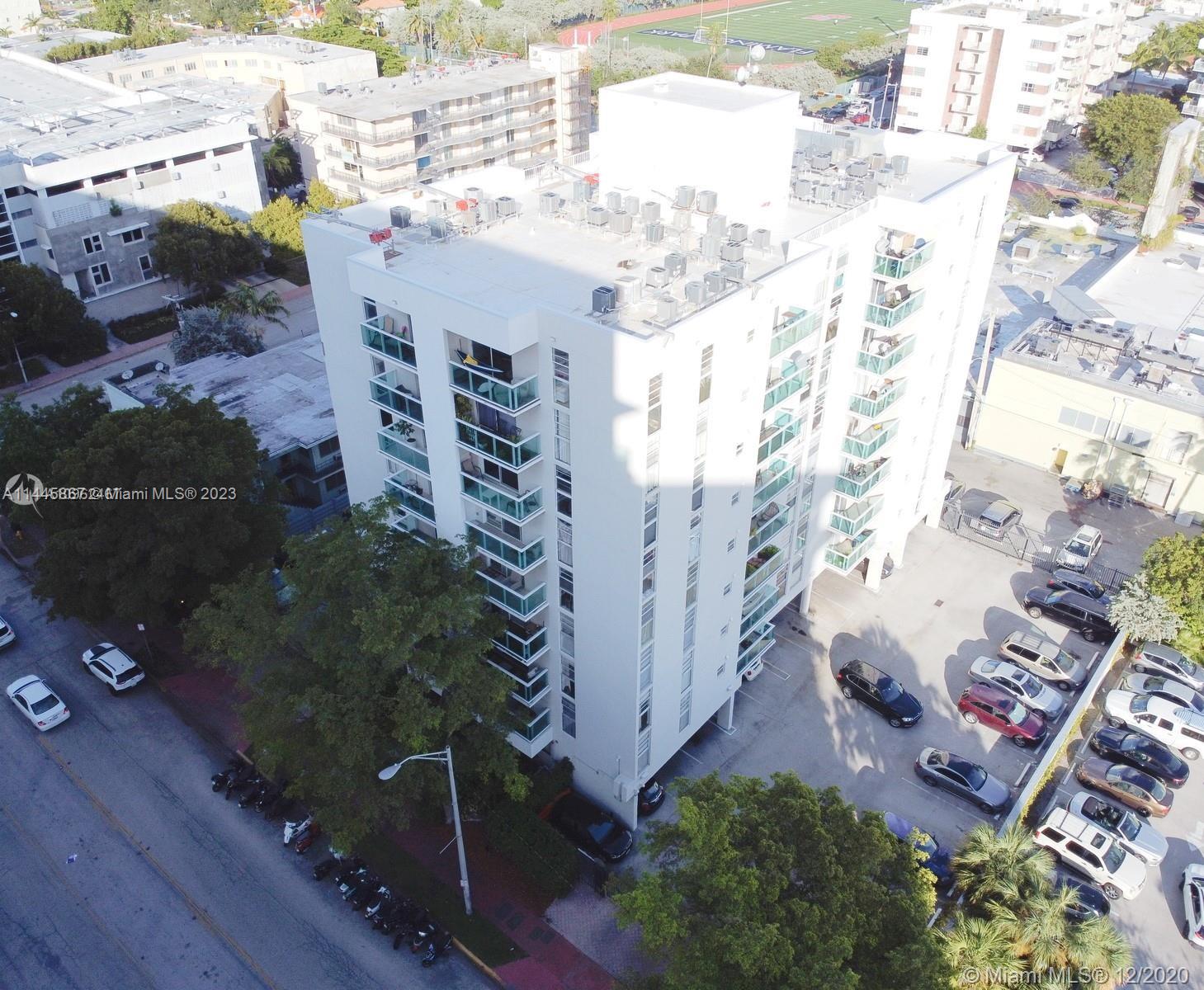 Penthouse: 1/1 on West Ave... live where the locals live!  Low HOA fees include use of amenities across the street...pool/jacuzzi/5000 sq ft gym.  Next to Wholefoods, Walk to beach and all the trendy restaurants and boutiques.  Large balcony and gated parking. Won't last long. Vacant