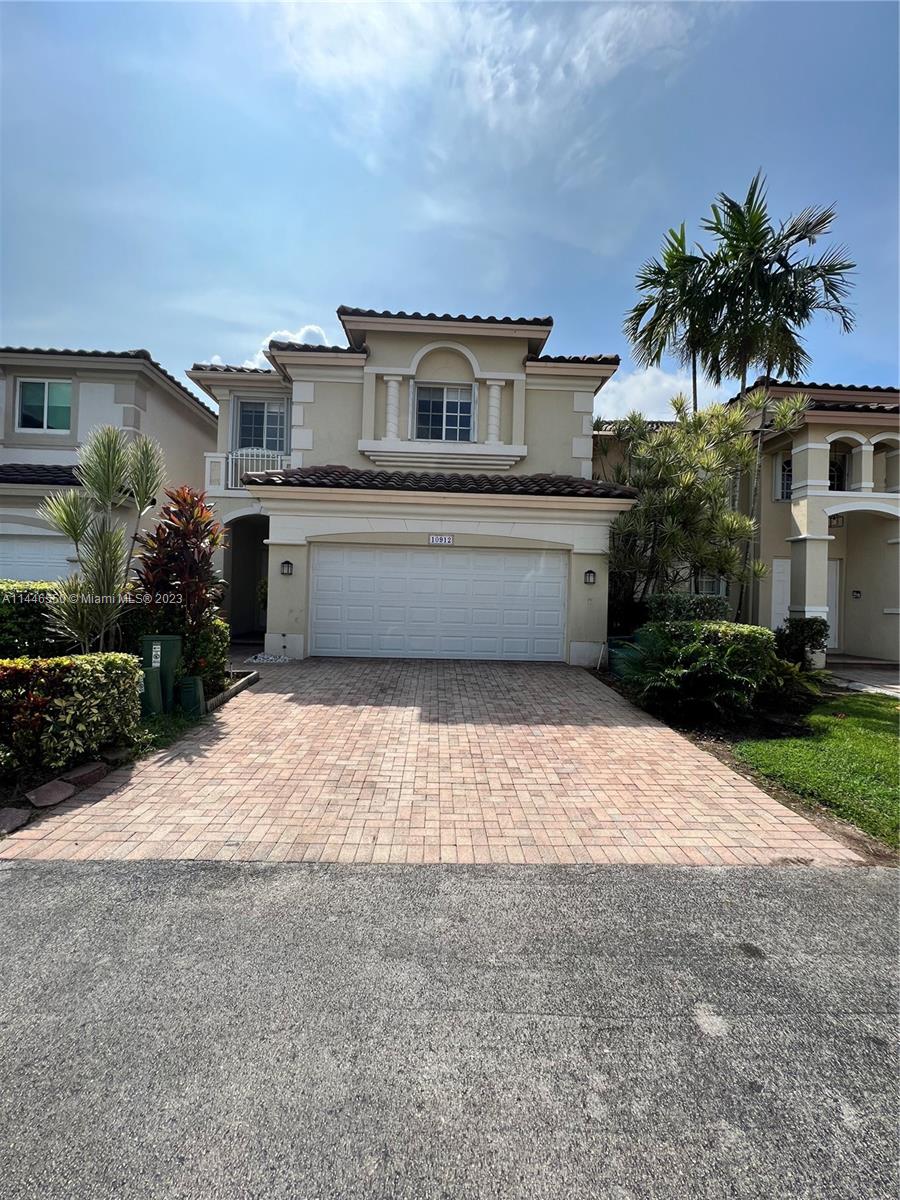 Photo 1 of 10912 NW 67th St in Doral - MLS A11446550