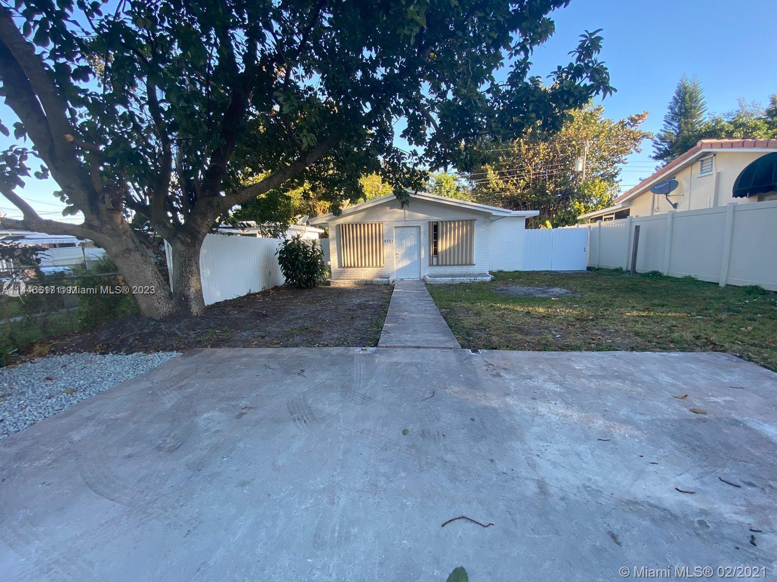 Photo 1 of 6321 Buchanan St in Hollywood - MLS A11446617