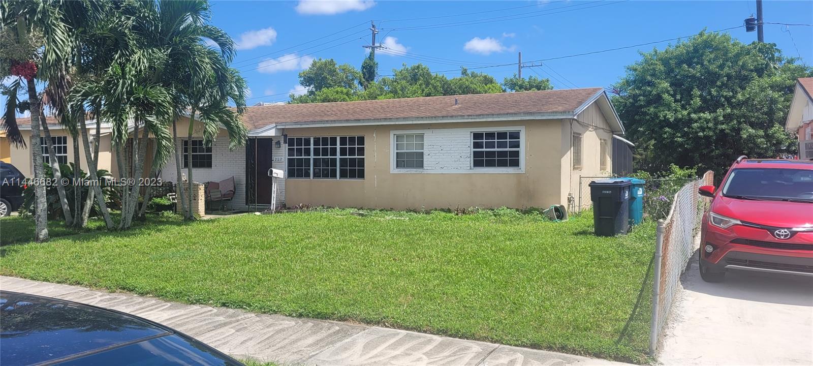 Photo 2 of 21221 NW 27th Ct in Miami Gardens - MLS A11446682