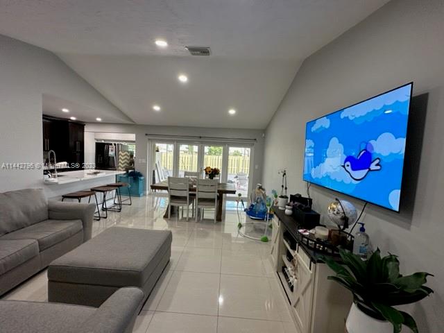Photo 2 of 12117 SW 110th St Cir S in Miami - MLS A11442796