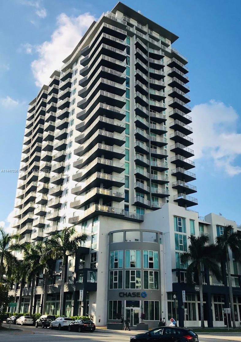 AMPLE STUDIO, PLENTY OF NATURAL LIGHT WITH PARTIAL VIEWS TO THE BISCAYNE BAY AND THE CITY. W/D
INSIDE. SPACIOUS WALK-iN CLOSET. WALKING DISTANCE TO SUPERMARKET, RESTAURANTS
AND ENTERTAINMENT. CLOSE TO HIGHWAYS. NICE CONDO WITH ALL AMENITIES. SWIMMING POOL. JACUZZI.
PROMINENT ENTRY HALL. 24 HRS SECURITY DESK. COVERED ASSIGNED PARKING SPACE. FULLY FURNISHED
FITNESS CENTER. MULTIMEDIA THEATER AND SOCIAL ROOM. BUSINESS CENTER. Please read brokers remarks for
showing instructions.